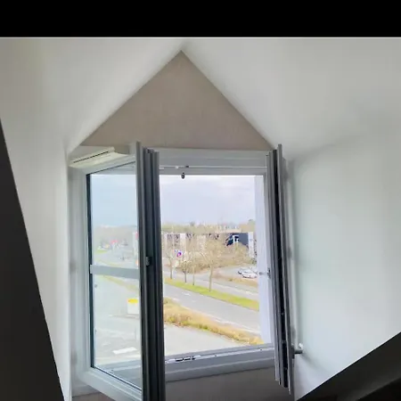 Проживание в семье Privee *