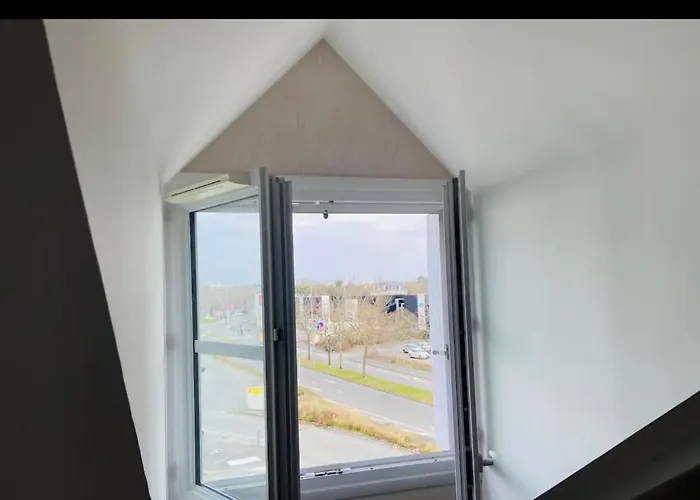 Проживание в семье Privee *